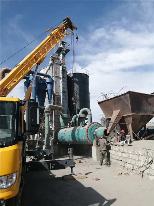 师宗县设备搬运等各类工程项目中，吊车起着关键作用