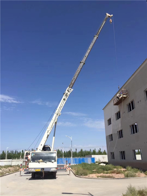 师宗县“轻装强干”—— 吊车的 “轻量化臂架” 技术