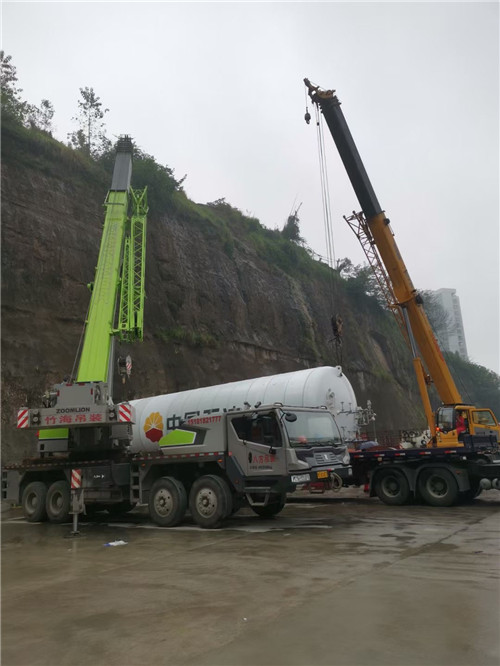 师宗县“不怕风雨冻”—— 吊车的 “恶劣环境适应” 技术